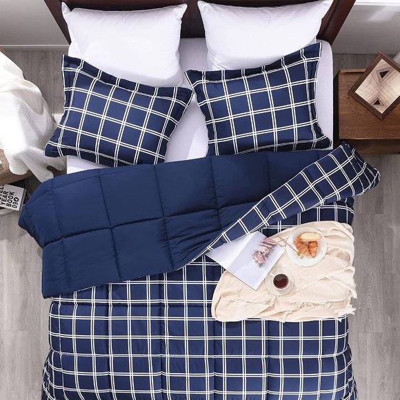 New King or Queen  Size Comforter Set -  Reversible Down Alternative - Picture 6 of 6